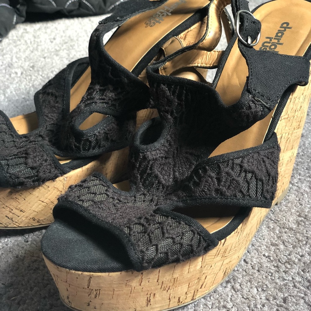 Black wedges